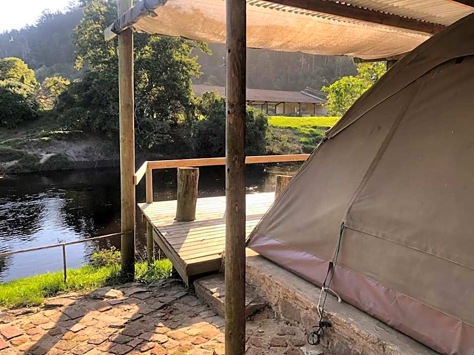 The Riverdeck Accommodation and Backpackers