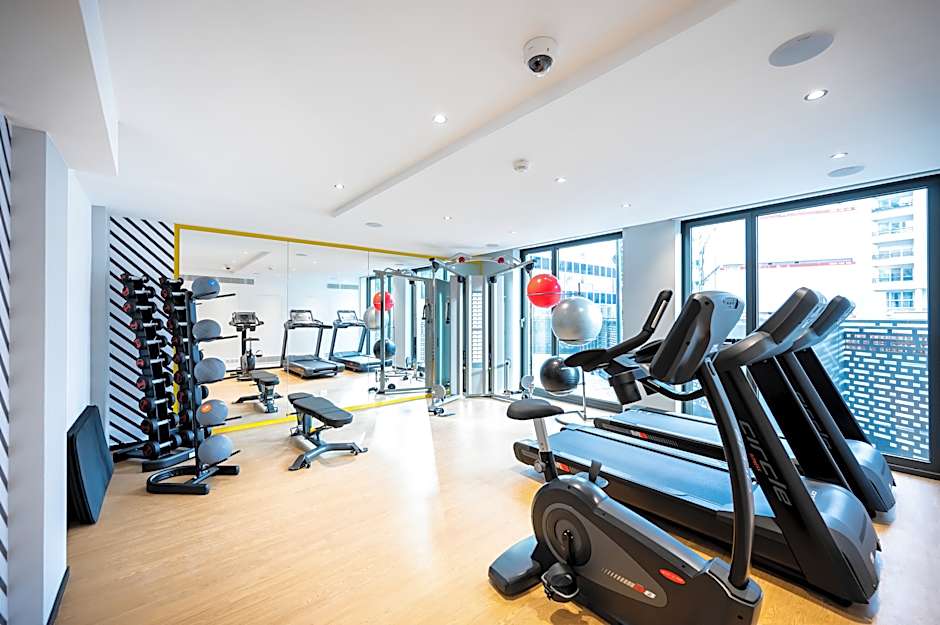 Staycity Aparthotels Paris La Defense