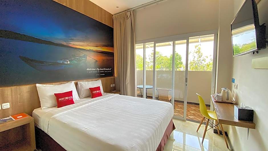 Front One Hotel Airport Solo