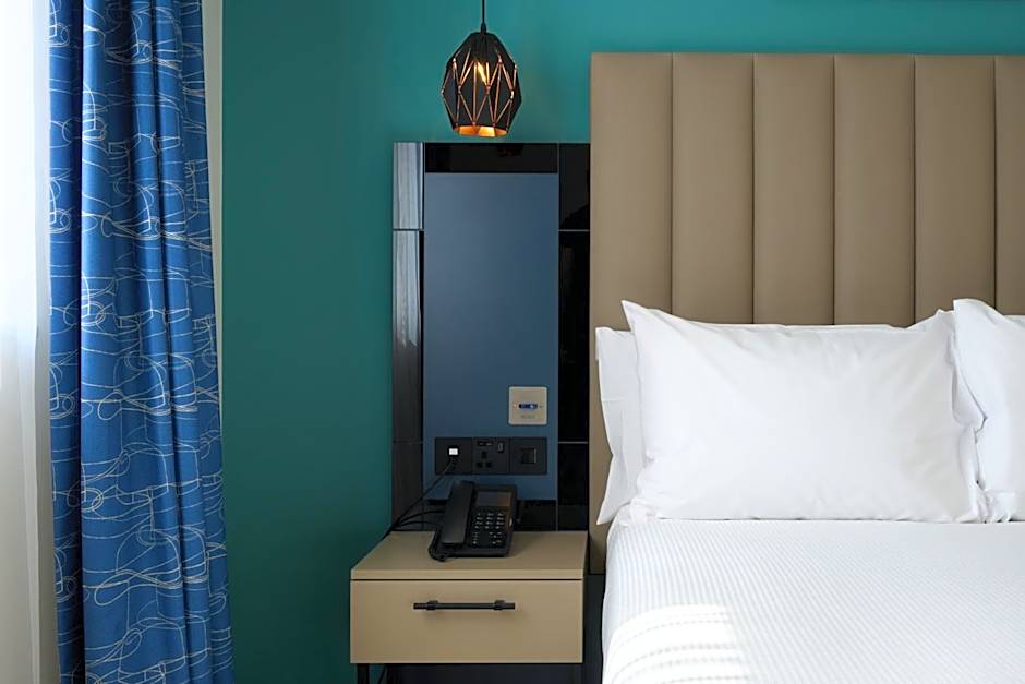 Spark by Hilton Luton