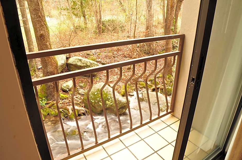 Sidney James Mountain Lodge