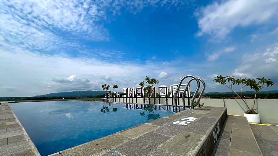 Front One Hotel Gombong