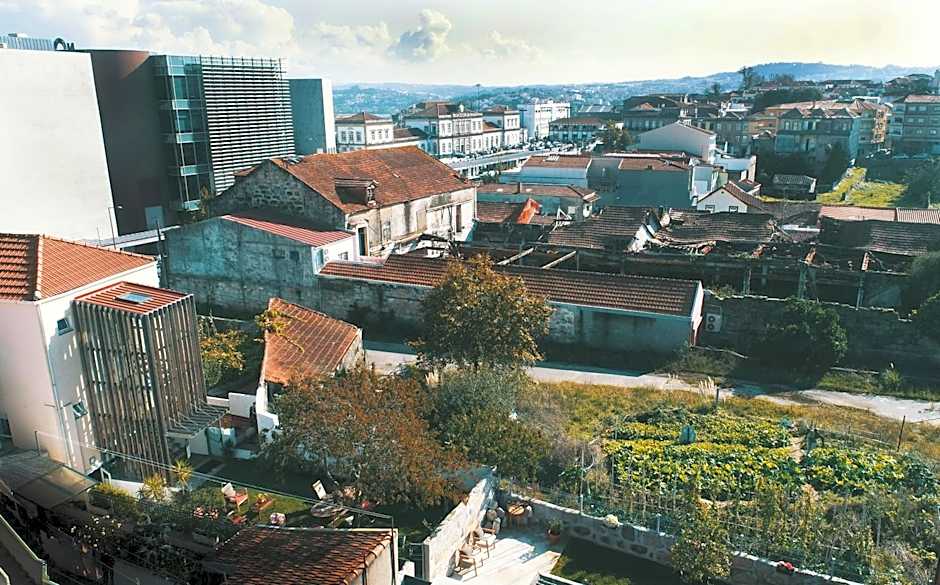 Peach Hostel & Suites