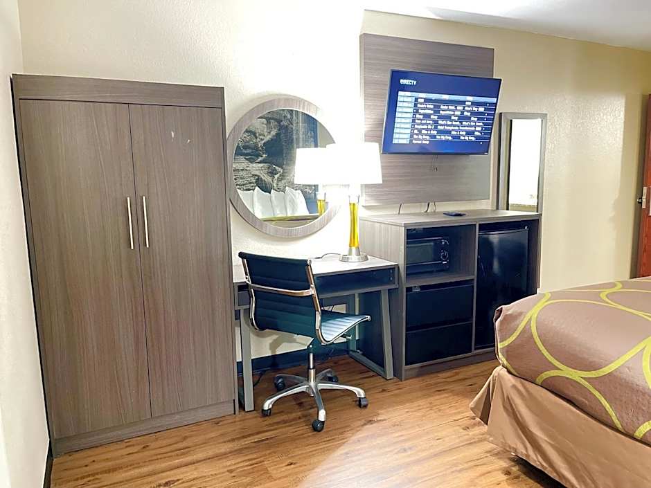 Super 8 by Wyndham Ithaca