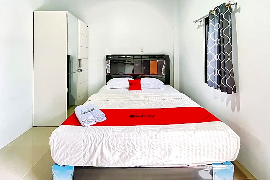 RedDoorz @ MG House Siantar Timur