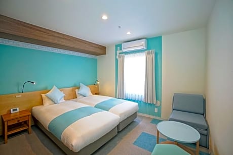 Economy Twin Room with Spacious Bathroom