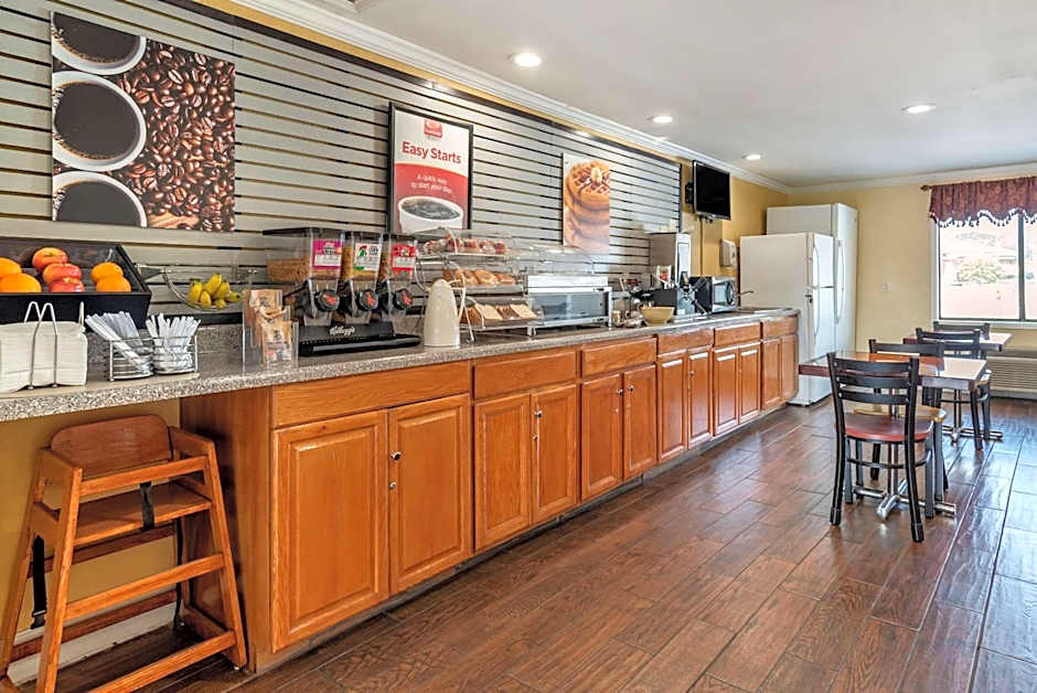 Econo Lodge Oxford near Choccolocco Park