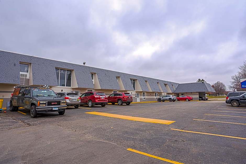 Executive Inn Owatonna Hwy 35