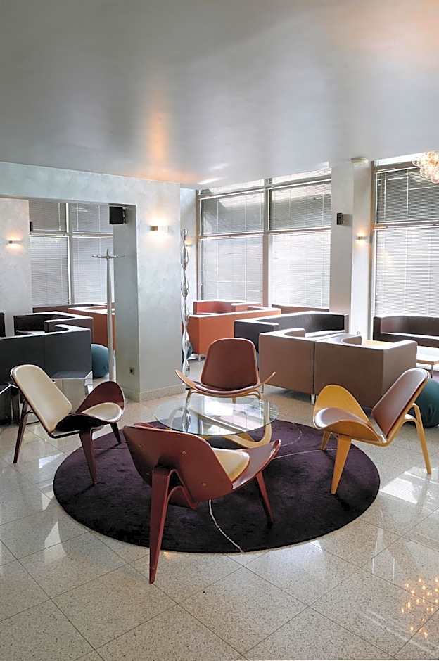 Maniatis Hotel