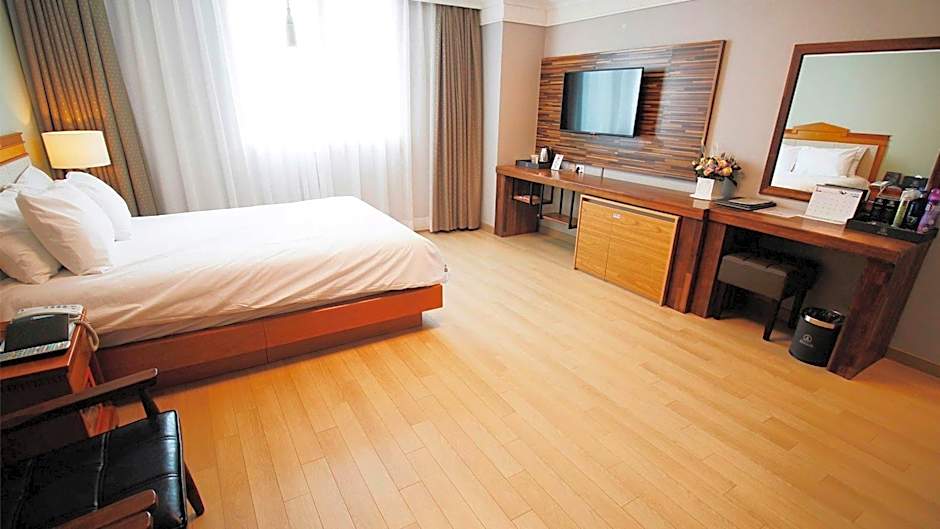 Empire Tourist Hotel