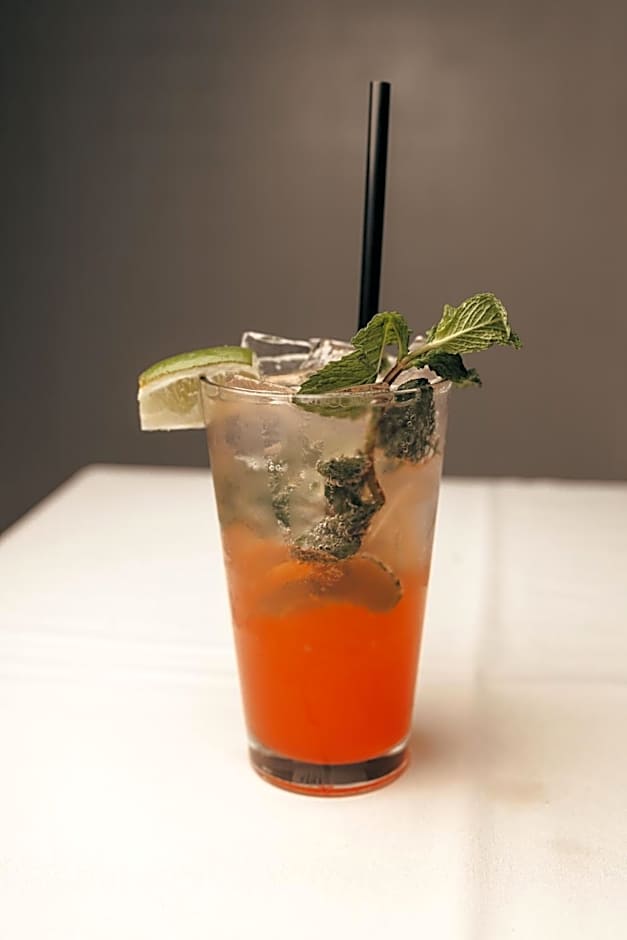 Stonehurst Manor Breakfast & Dinner Included