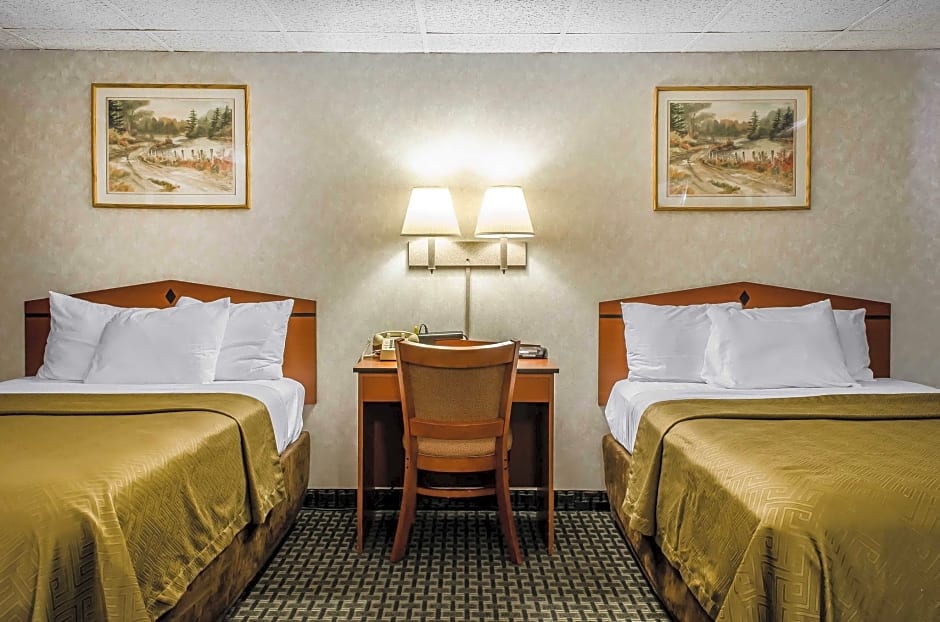 Rodeway Inn State College - near University
