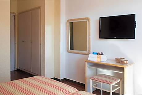 Triple Room (3 Adults)