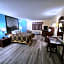 Super 8 by Wyndham Clinton
