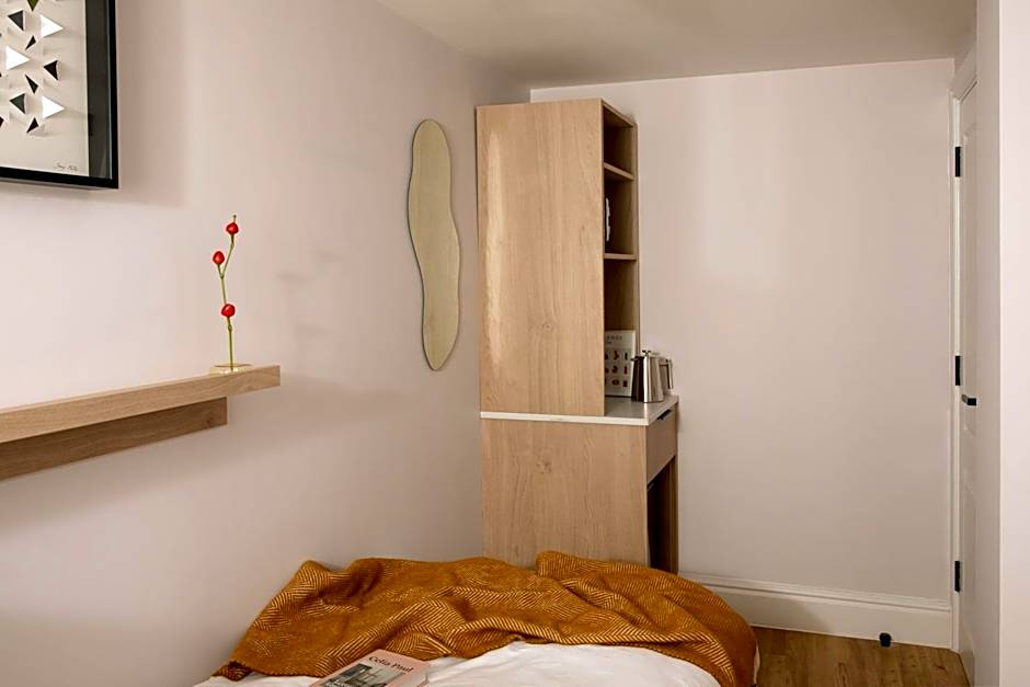 Bob W London Olympia