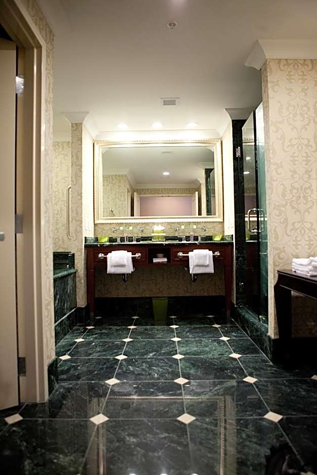 Town & Country Inn and Suites