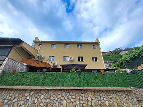 Къща за гости Бовъ