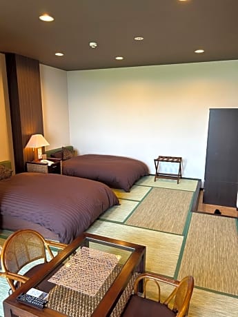 Twin Room with Tatami Area