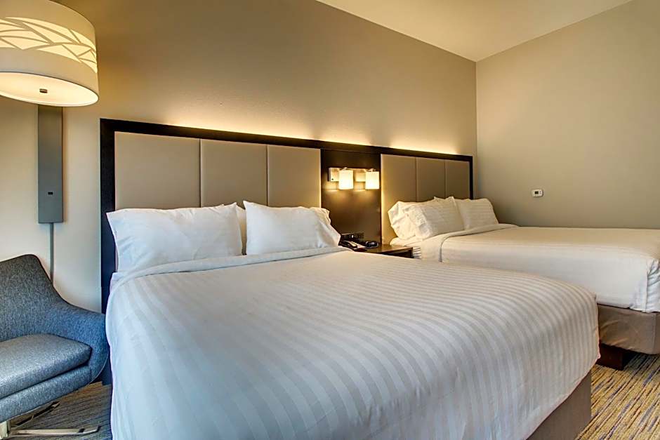 Holiday Inn Express & Suites Charleston NE Mt Pleasant US17 By IHG