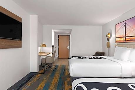 Queen Room with Two Queen Beds and Mobility/Hearing Impaired Access - Non-Smoking