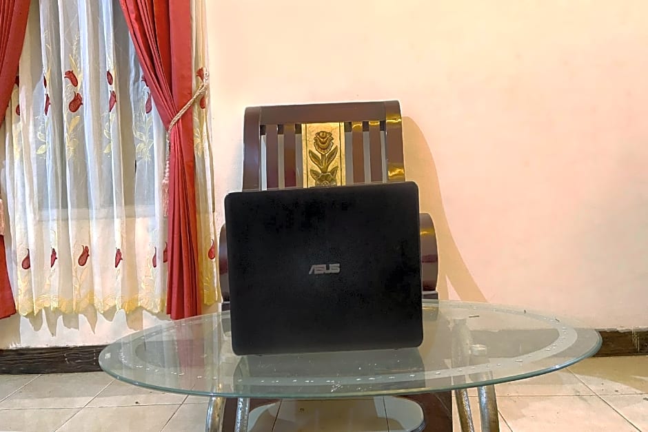 OYO 92065 Kos Flobamor