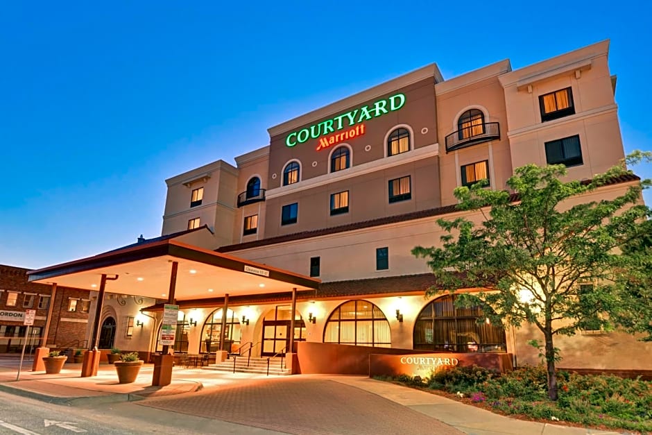 Courtyard by Marriott Wichita at Old Town