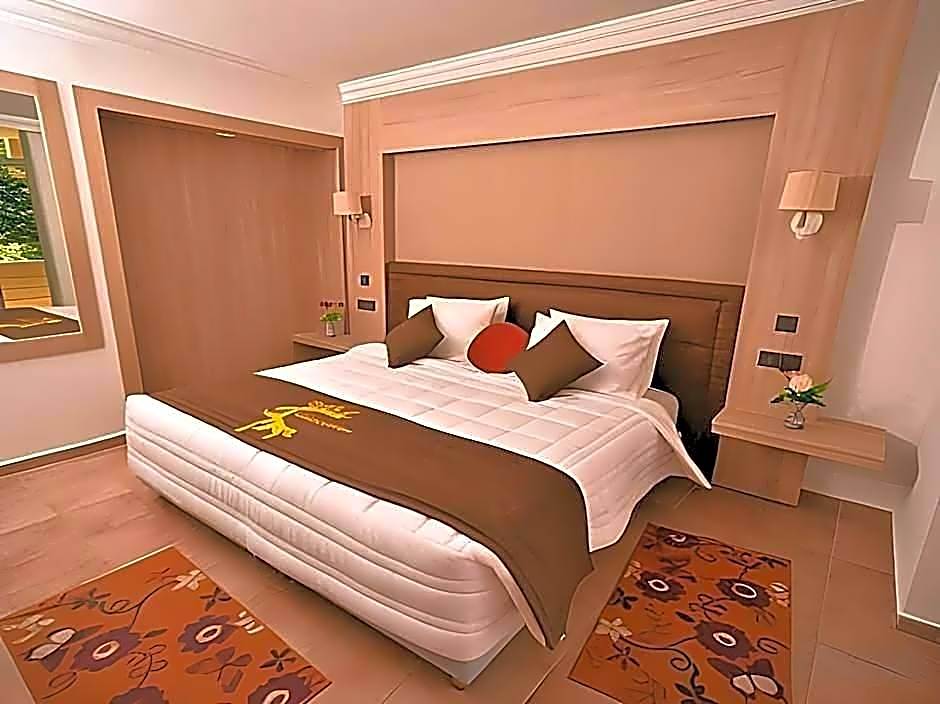 Chems Hotel