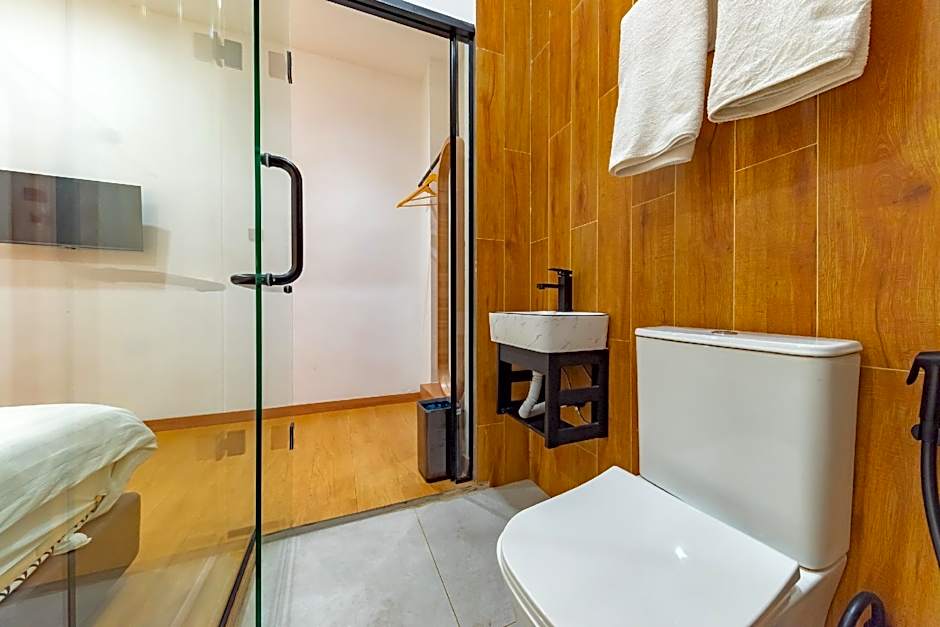 Urbanview Hotel R House Batuaji