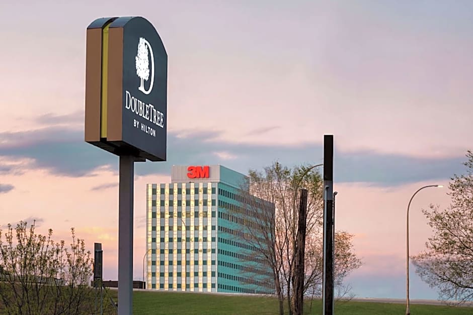 DoubleTree by Hilton St. Paul East
