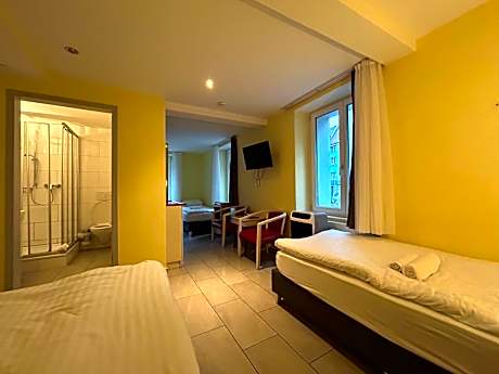 Quadruple Room with Private Bathroom