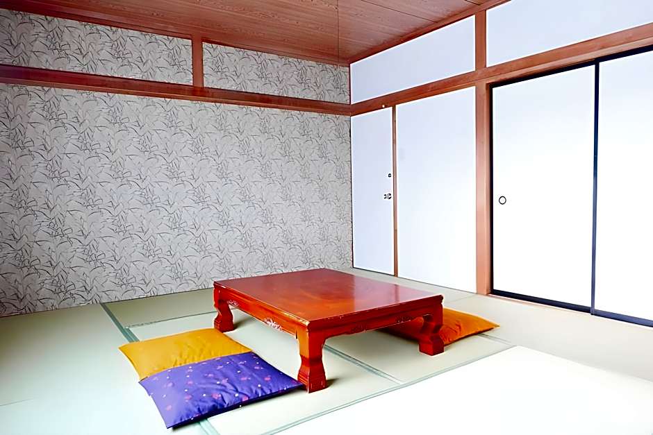 Photo 1 of 4 of Economy Japanese Style