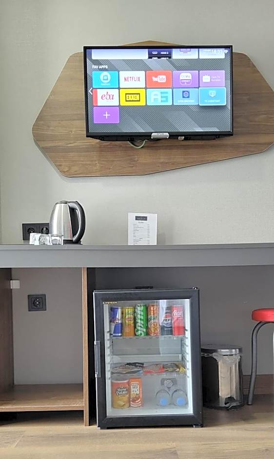 Shelton Airport Hotel