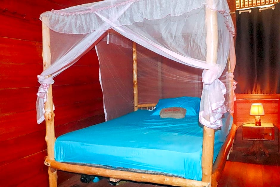 Mentawai Ebay Playground Surfcamp