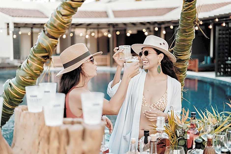 Thompson Zihuatanejo, A Beach Resort by Hyatt