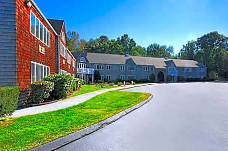 Econo Lodge Inn & Suites Groton
