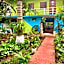 Yaxche Centro Hostal y Camping