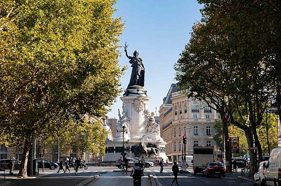 HOTEL AU COEUR DE REPUBLIQUE