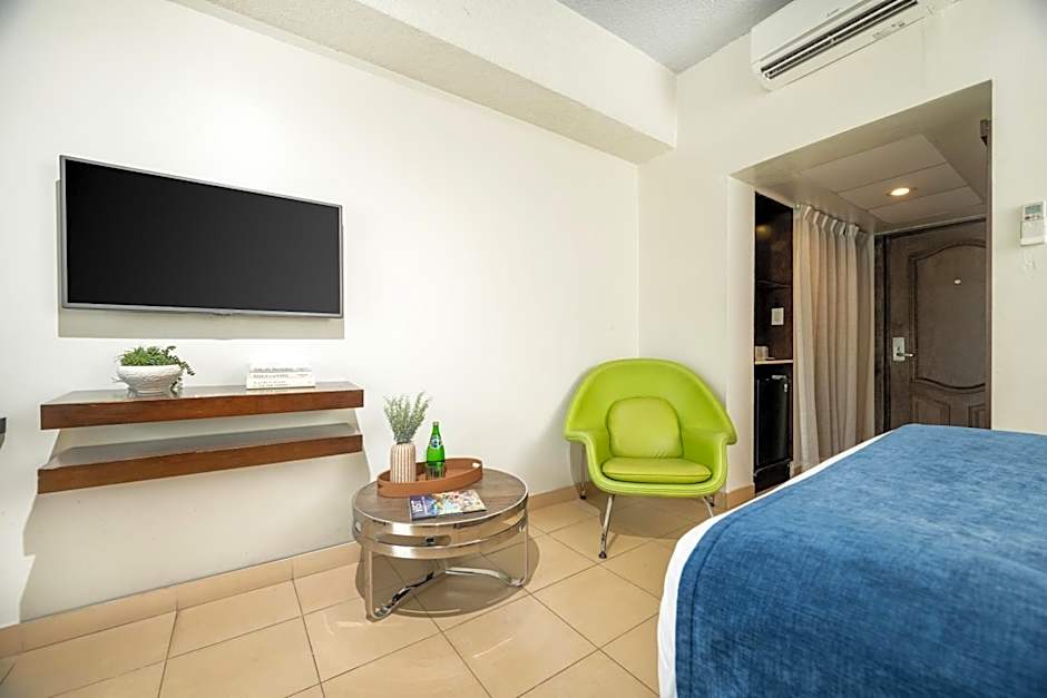 Windward Passage Hotel