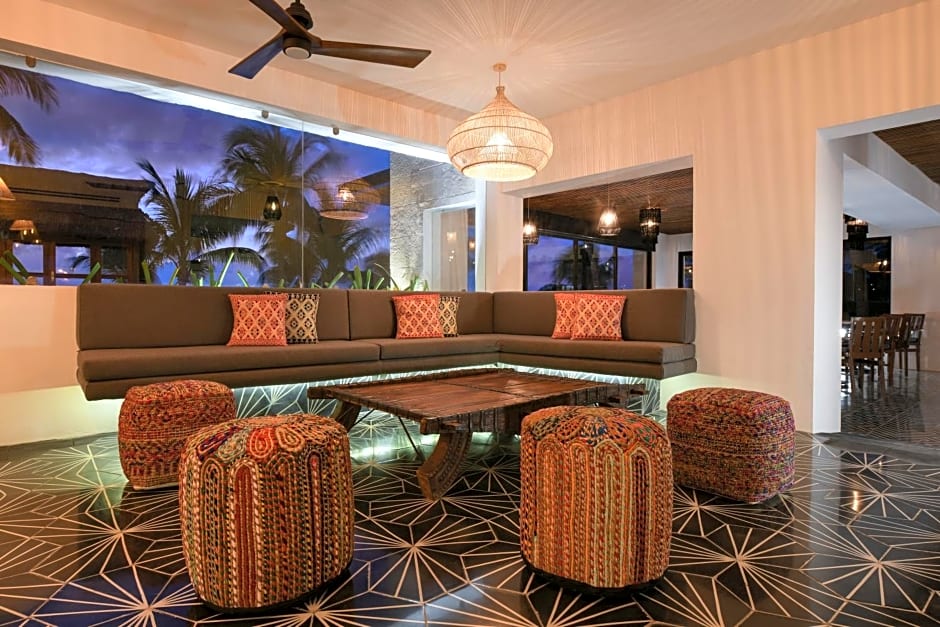 Casa del Jaguar Beach Hotel