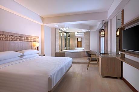 One Bedroom Junior Suite with King Bed and Pool view with Free Shuttle Service to Double-Six Beach