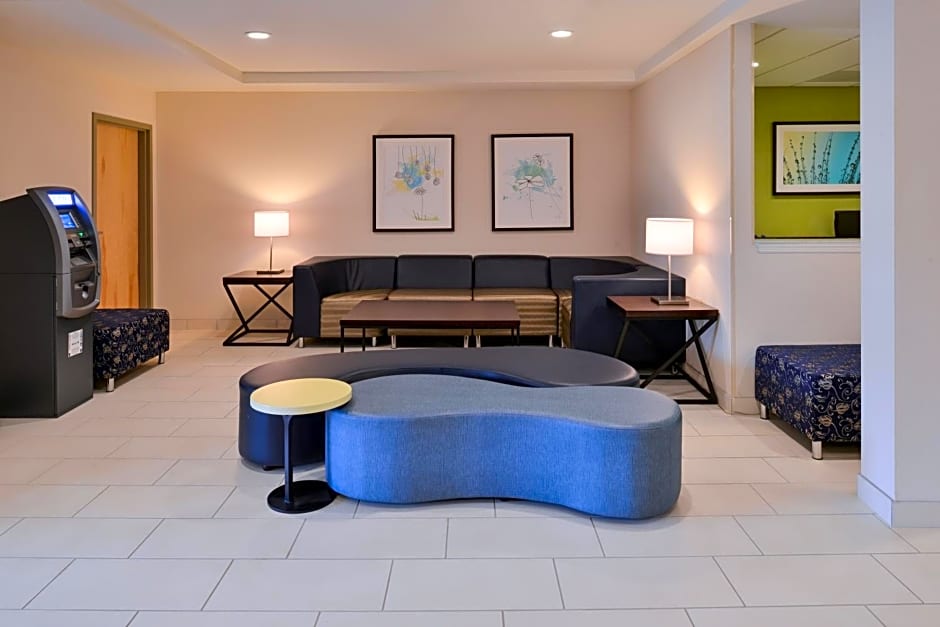 Holiday Inn Express and Suites West Ocean City