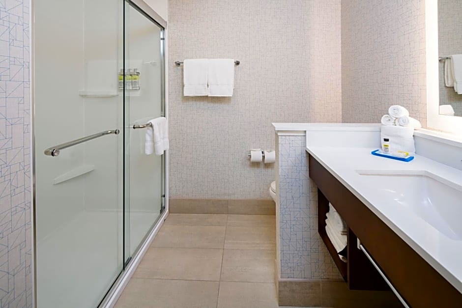 Holiday Inn Express and Suites Murrieta By IHG