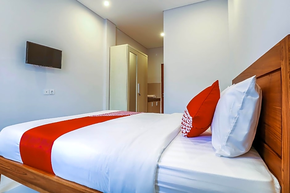 OYO 1200 Kencana Residence