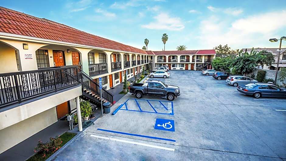 Photo 1 of 24 of Chariot Inn Glendale - Pasadena