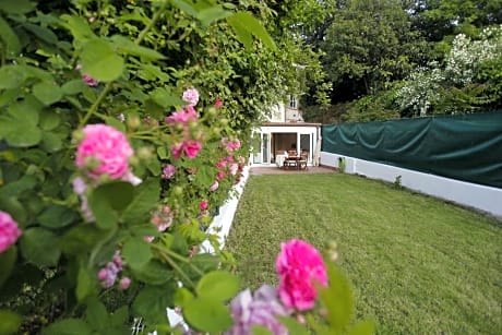 Apartment Garden View