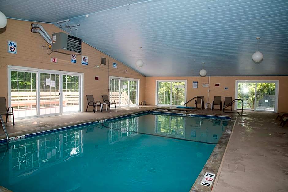 Hampton Falls Inn
