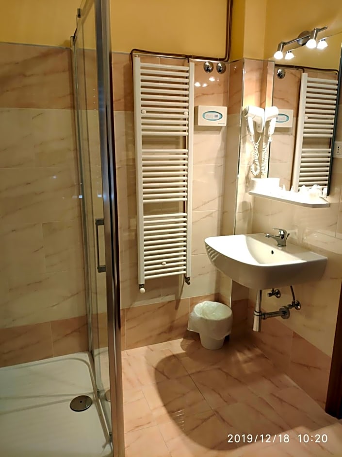 Giappone Inn Parking Hotel
