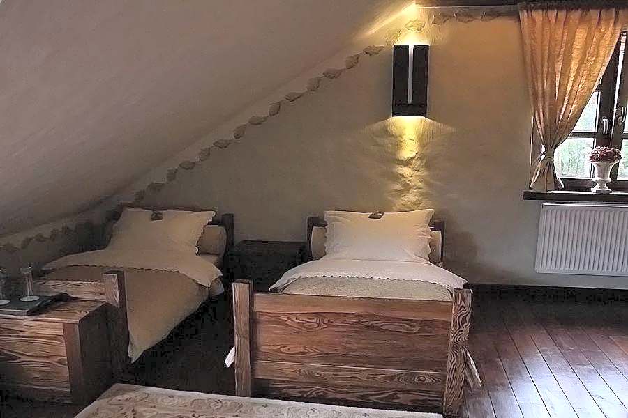 Kompleks rekreacyjno- hotelowo-wypoczynkowy FIRLEJOWE SIOŁO