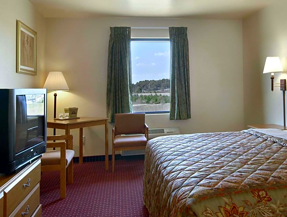 Days Inn by Wyndham Centre