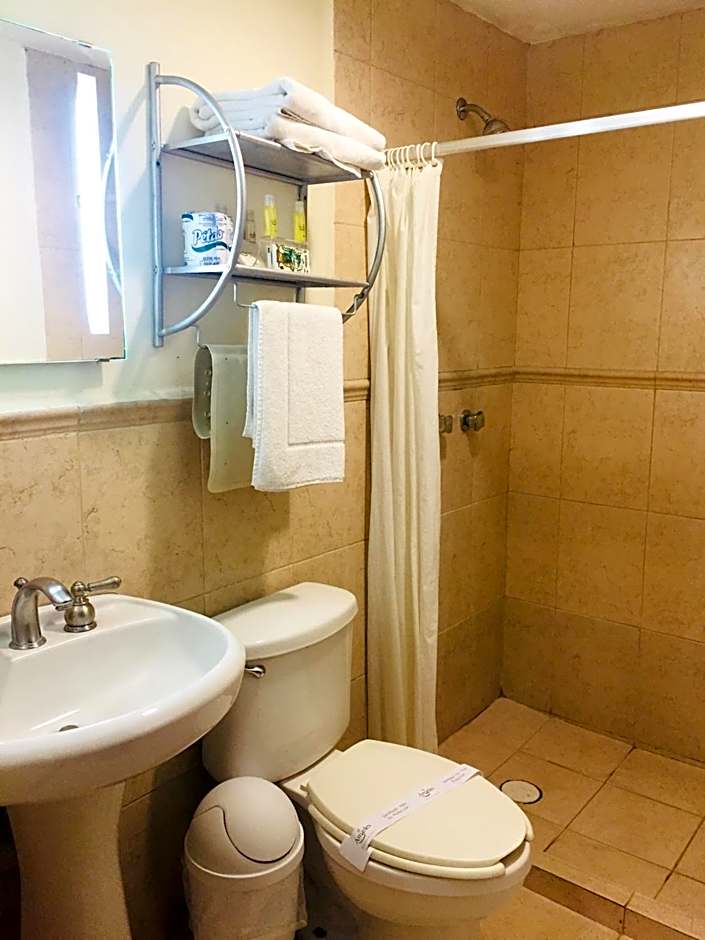 Angeles Suites & Hotel